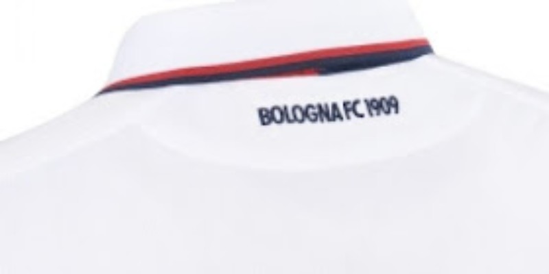 Bologna FC 2015-16 Away Kit