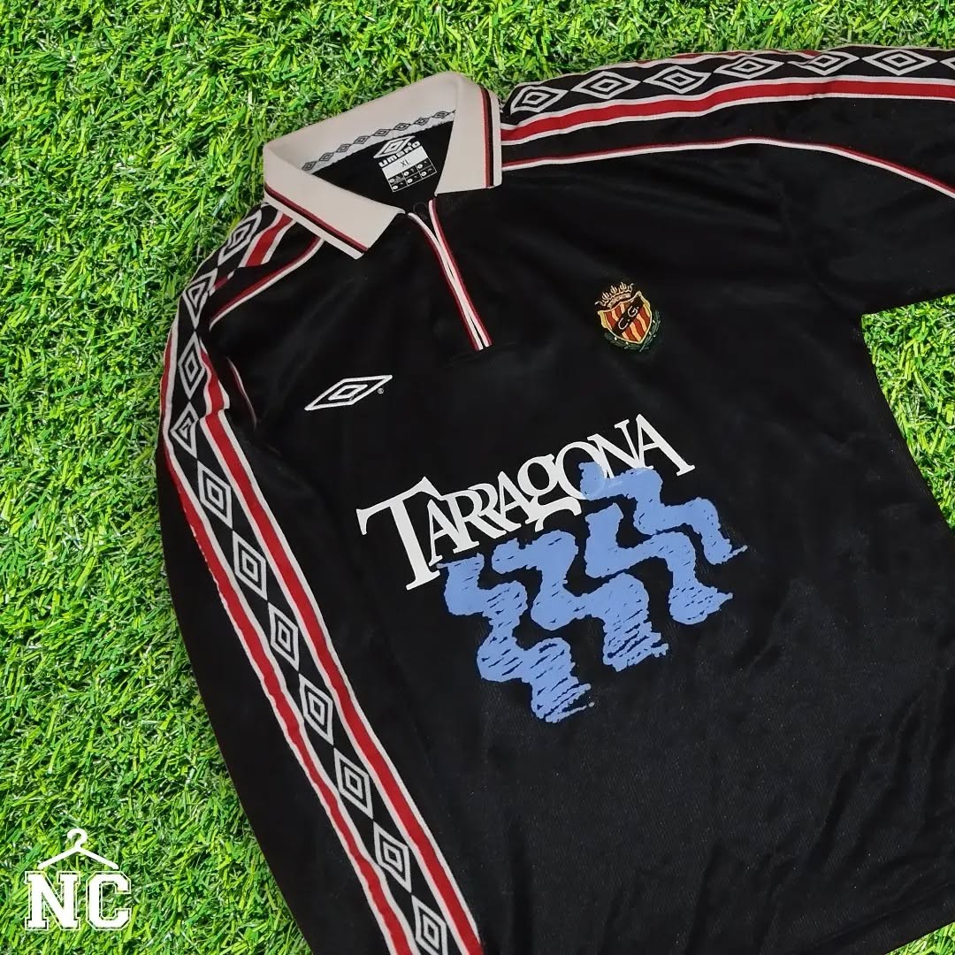 Gimnàstic de Tarragona 2002-03 Away Kit