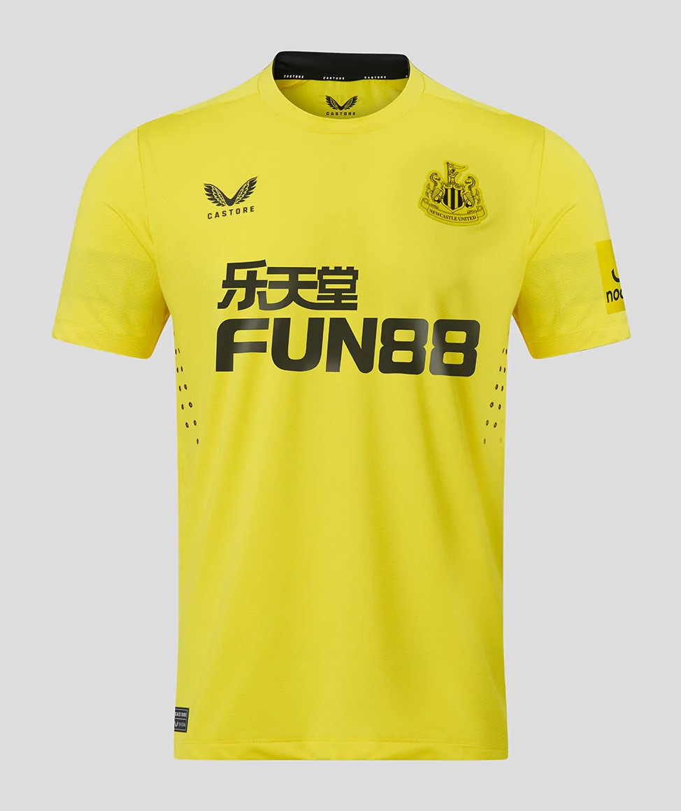 Newcastle United 2022-23 GK Third Kit