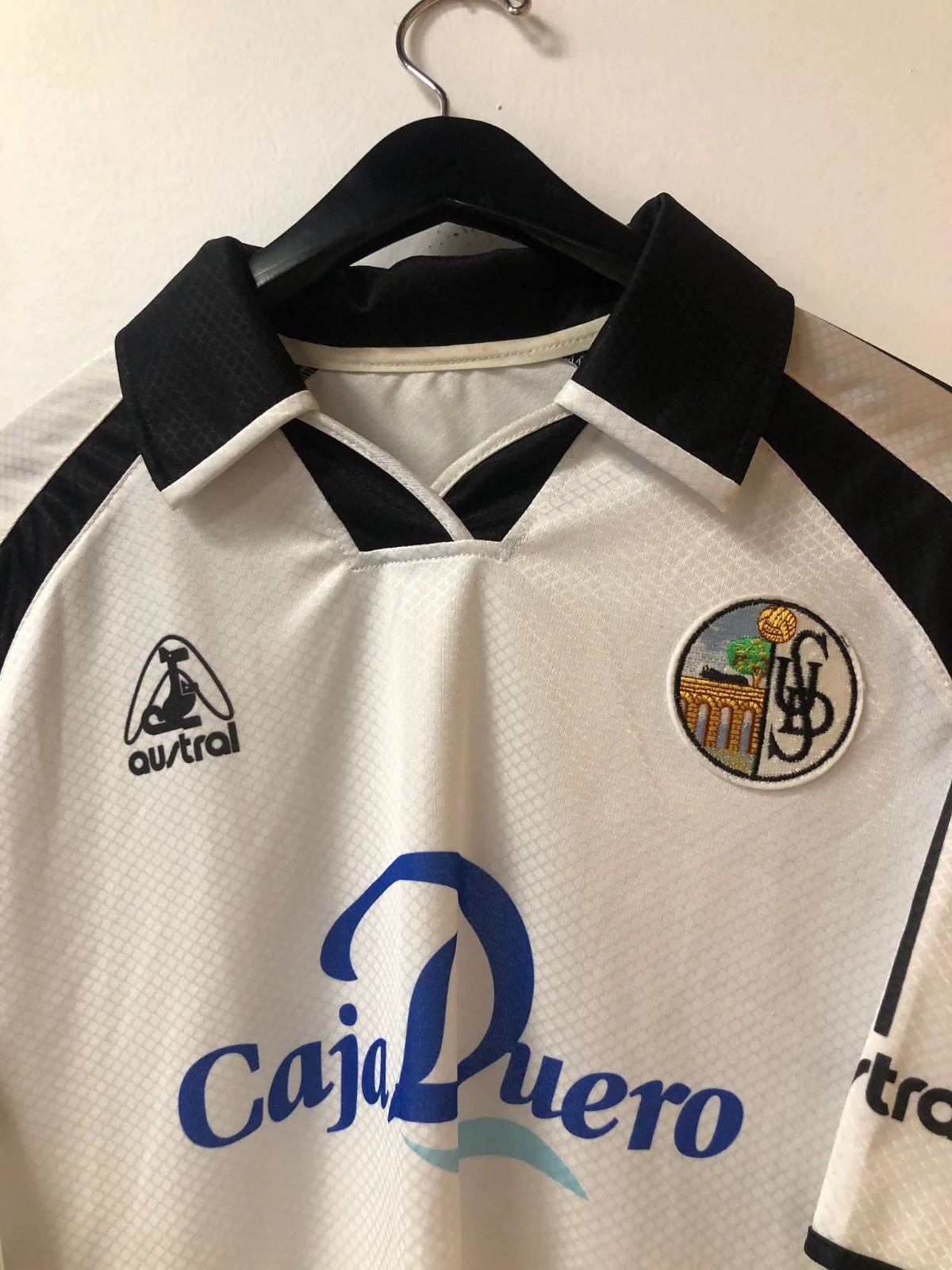 UD Salamanca 2001-02 Home Kit