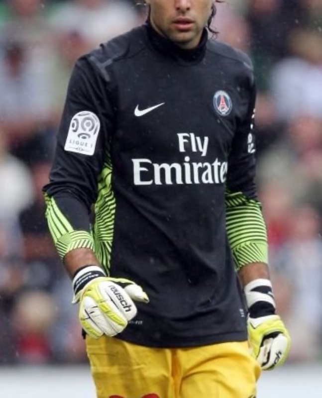 Paris Saint-Germain 2011-12 GK 3 Kit