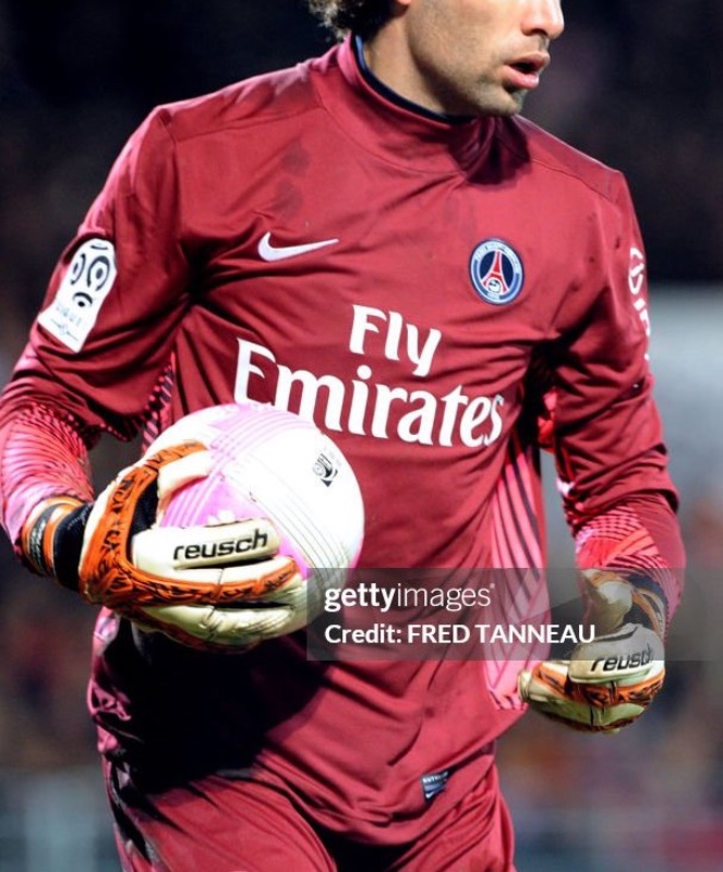 Paris Saint-Germain 2011-12 GK 4 Kit