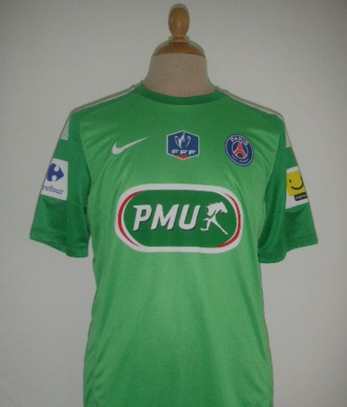 Paris Saint-Germain 2013-14 GK 1 Kit