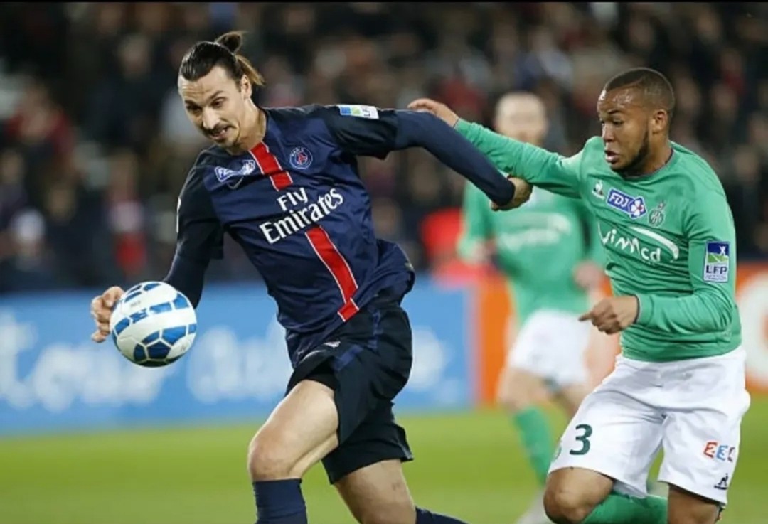 Paris Saint-Germain 2015-16 Coupe de la Ligue Home Kit