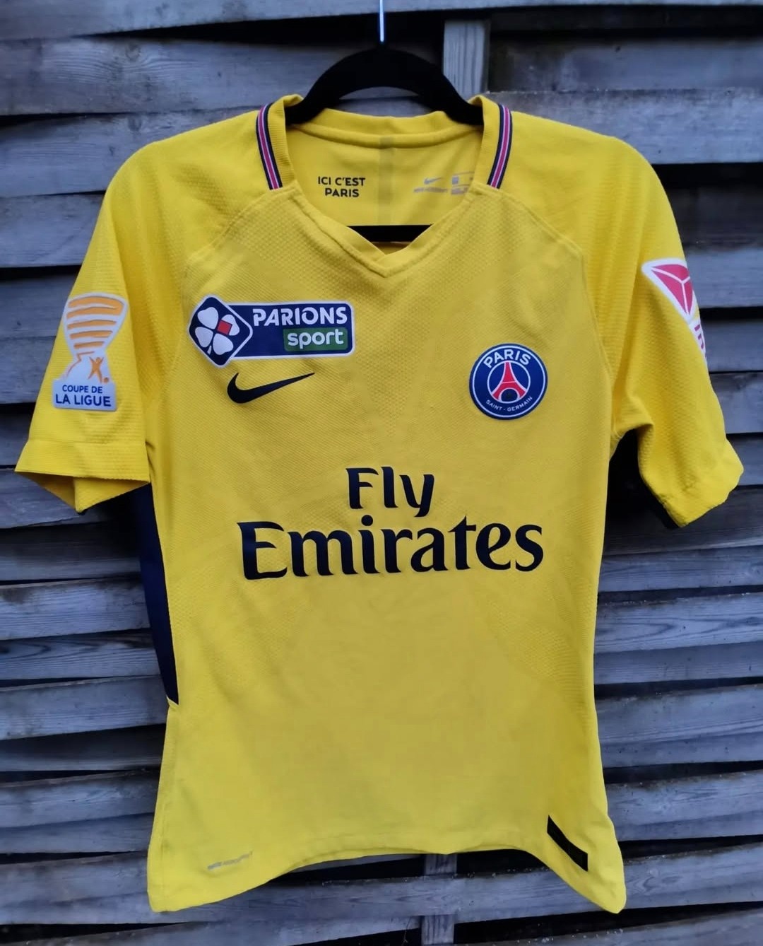 Paris Saint-Germain 2017-18 Coupe de la Ligue Away Kit