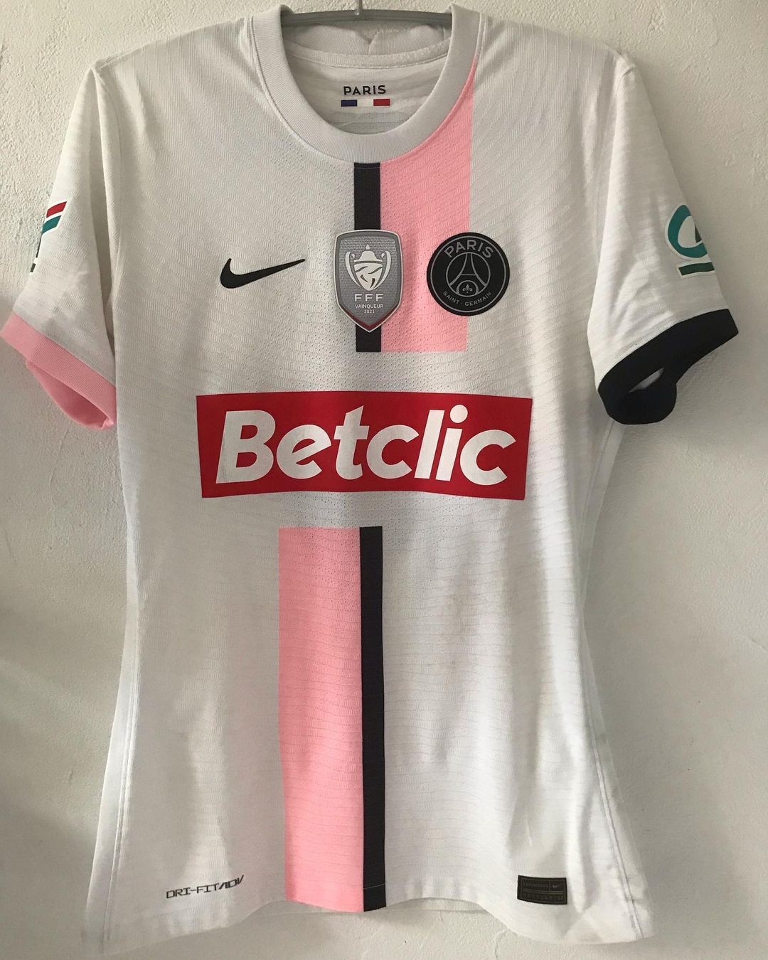 Paris Saint-Germain 2021-22 Coupe de France Away V2 Kit