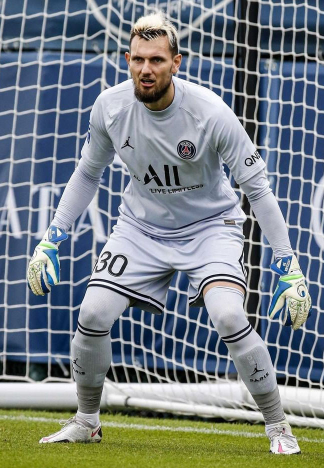 Paris Saint-Germain 2021-22 GK 2 Kit