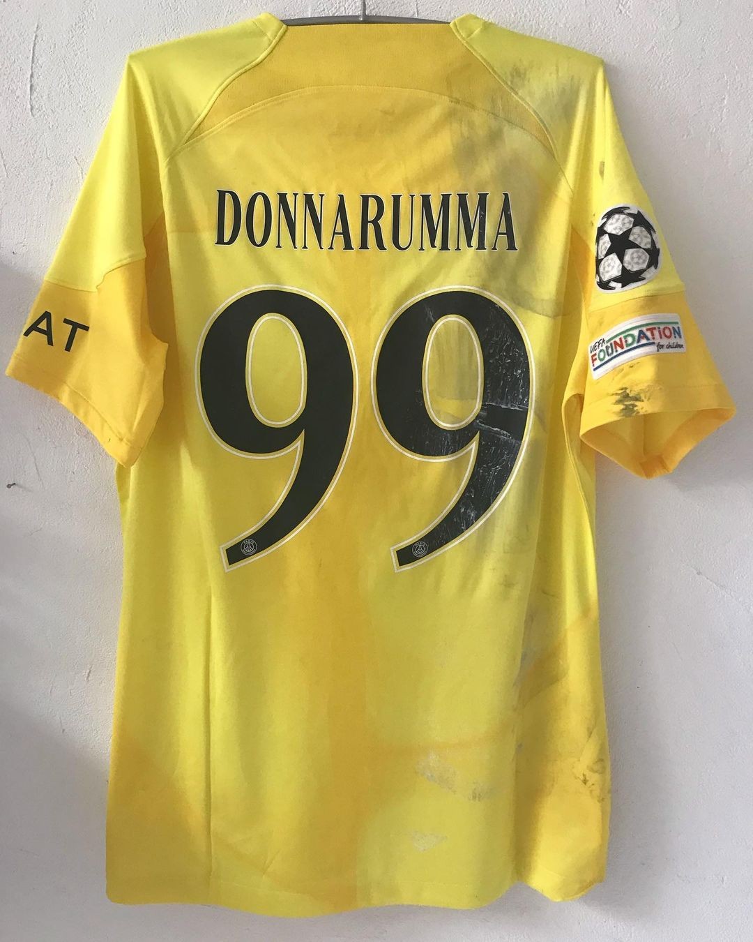 Paris Saint-Germain 2022-23 GK 3 Kit