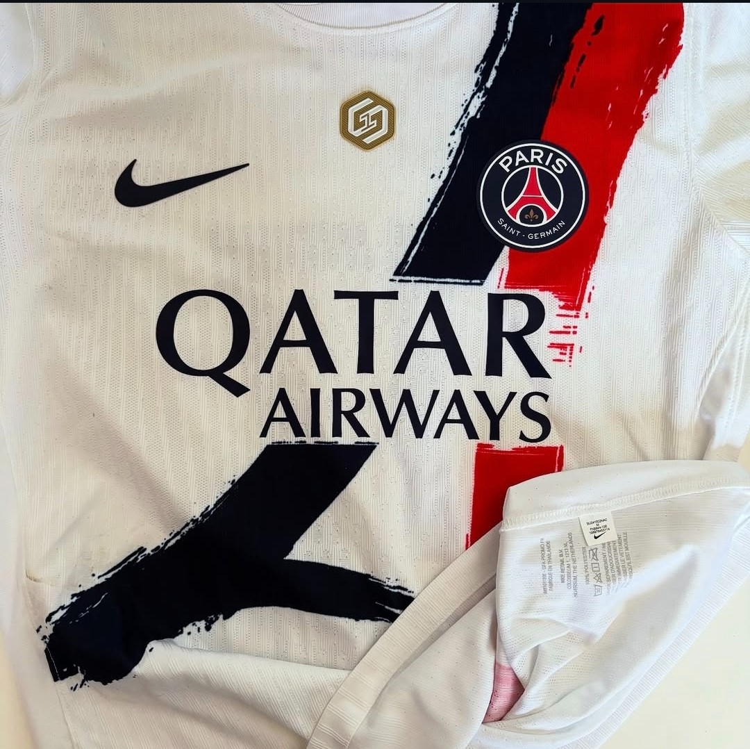 Paris Saint-Germain 2024-25 Away V2 Kit