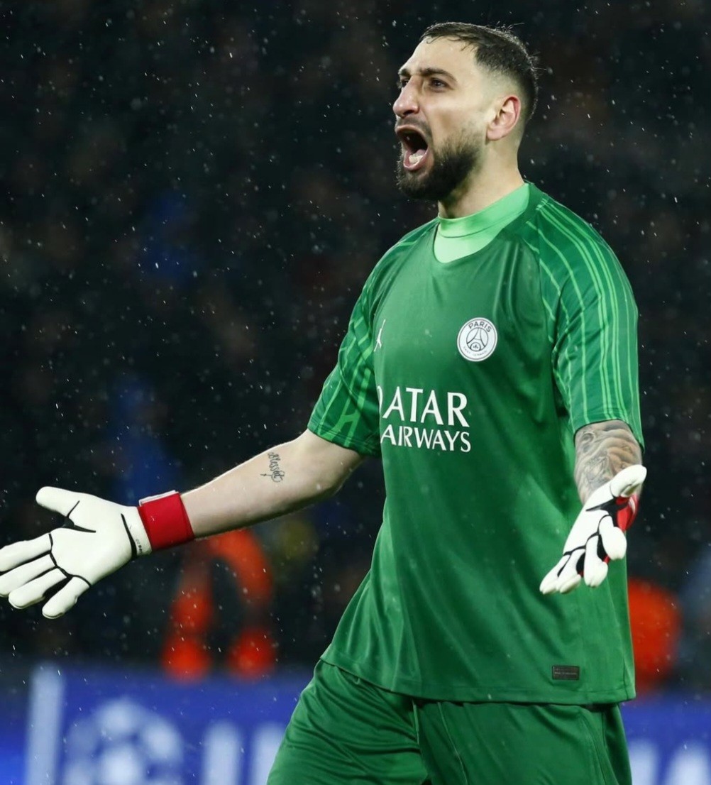 Paris Saint-Germain 2024-25 GK 5 Kit