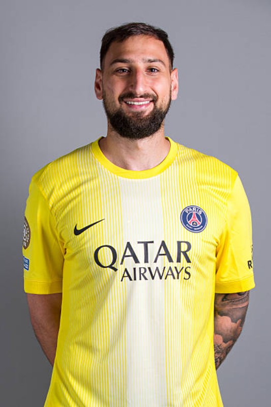 Paris Saint-Germain 2025-26 GK 3 Kit