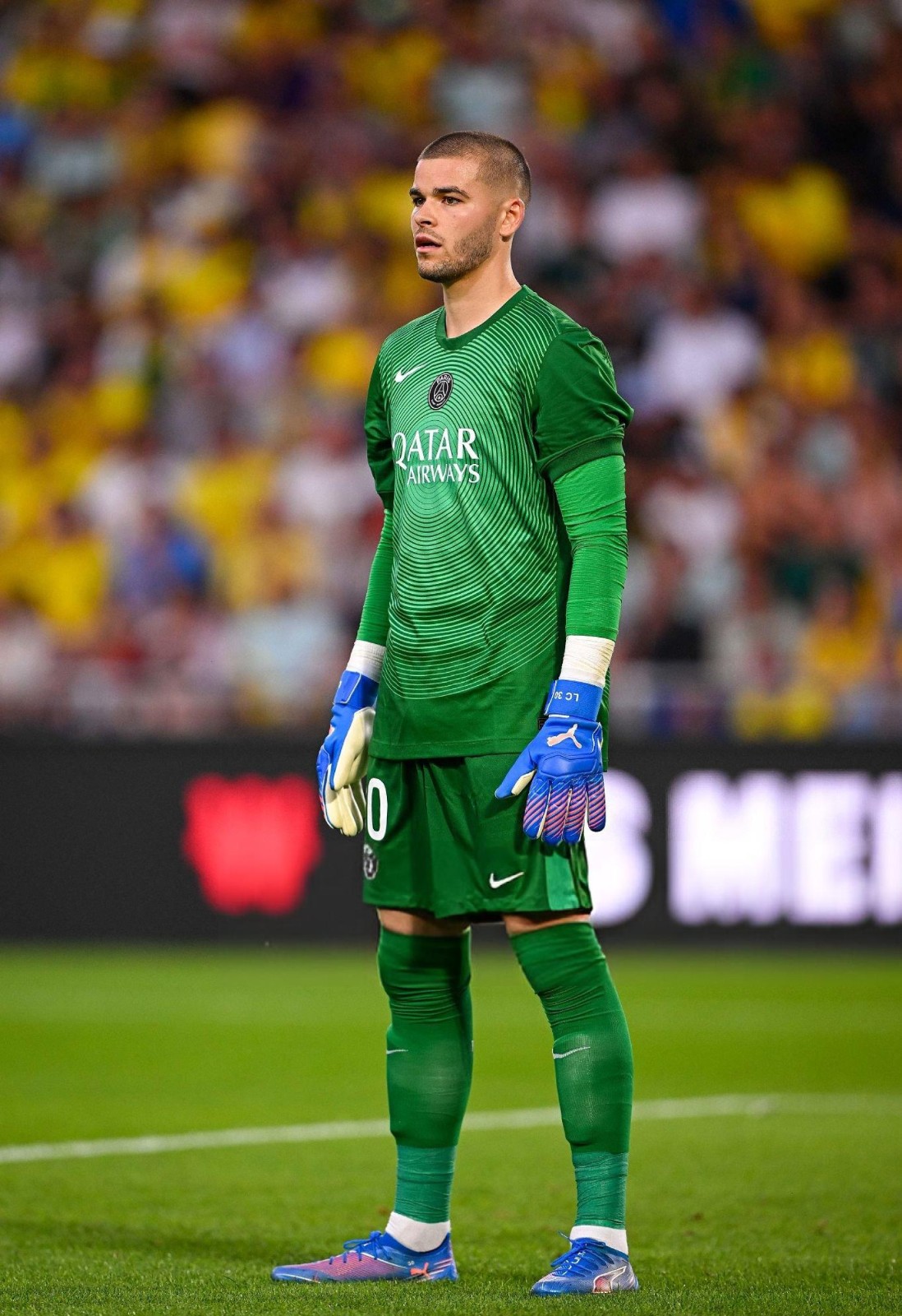 Paris Saint-Germain 2025-26 GK 6 Kit