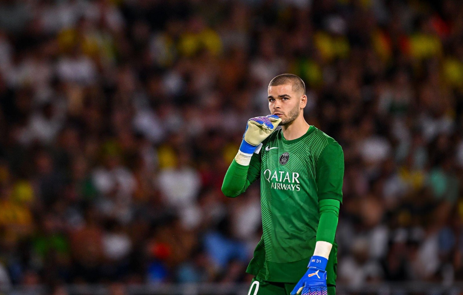 Paris Saint-Germain 2025-26 GK 6 Kit