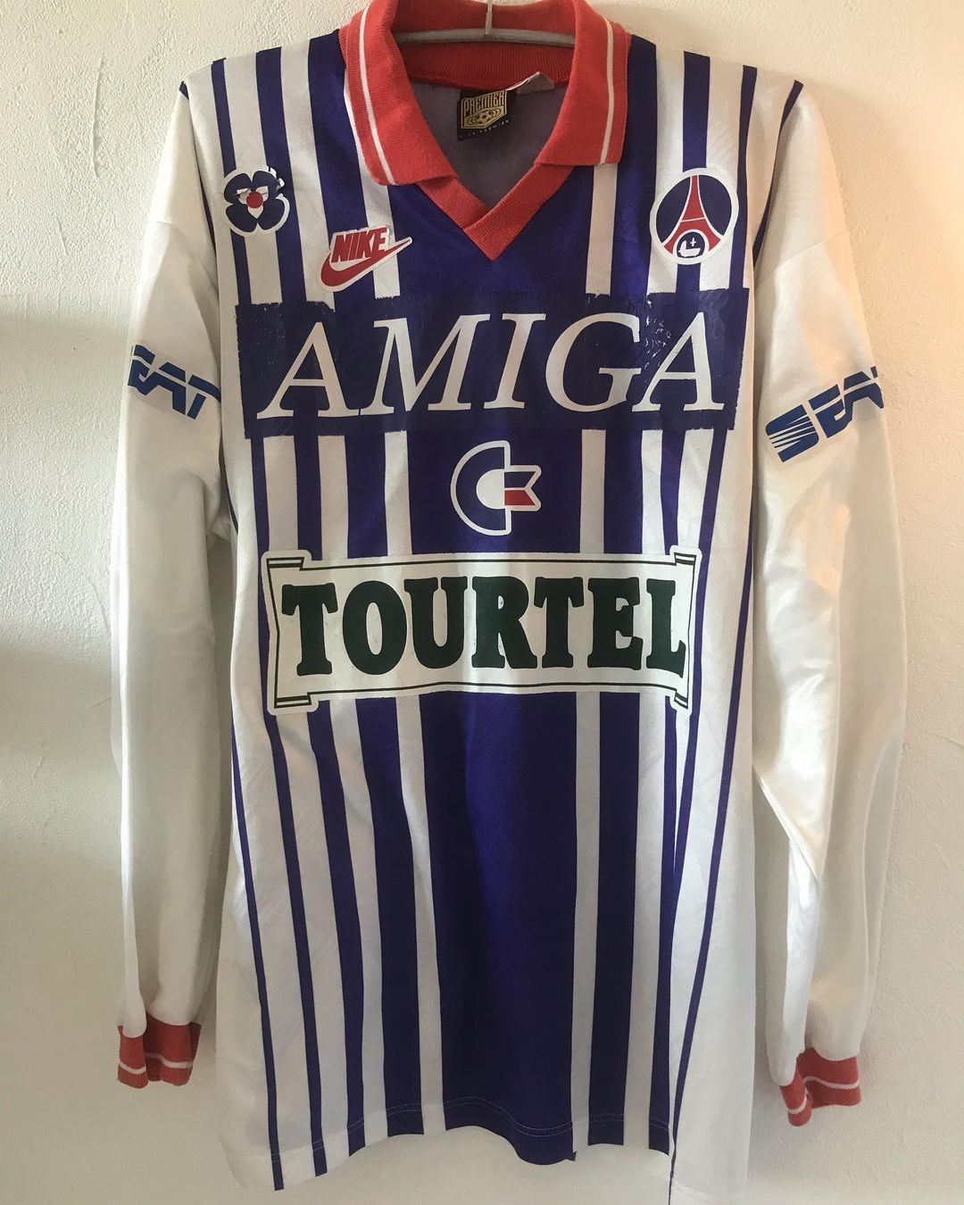 Paris Saint-Germain 1993-94 Away V2 Kit