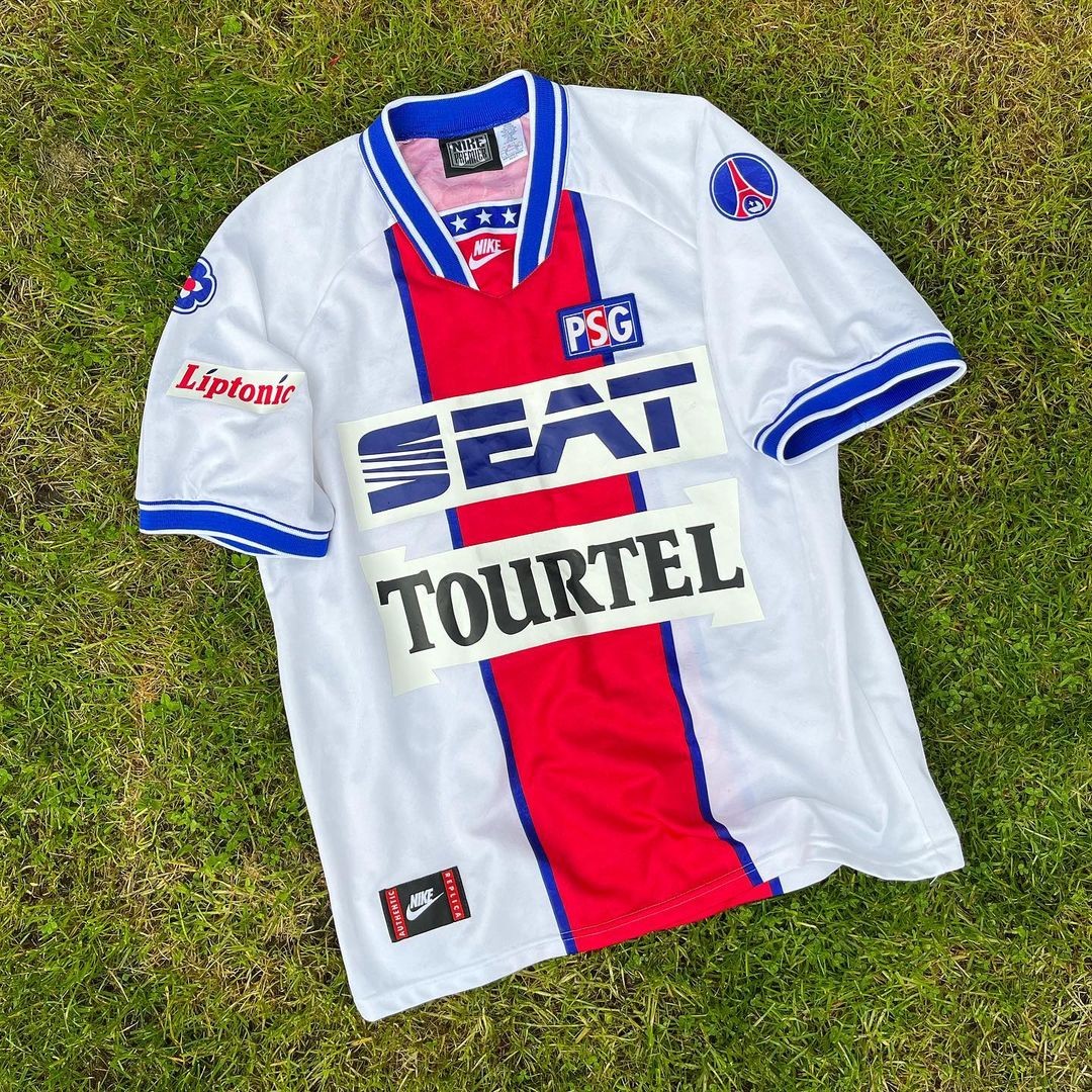 Paris Saint-Germain 1994-95 Away Kit