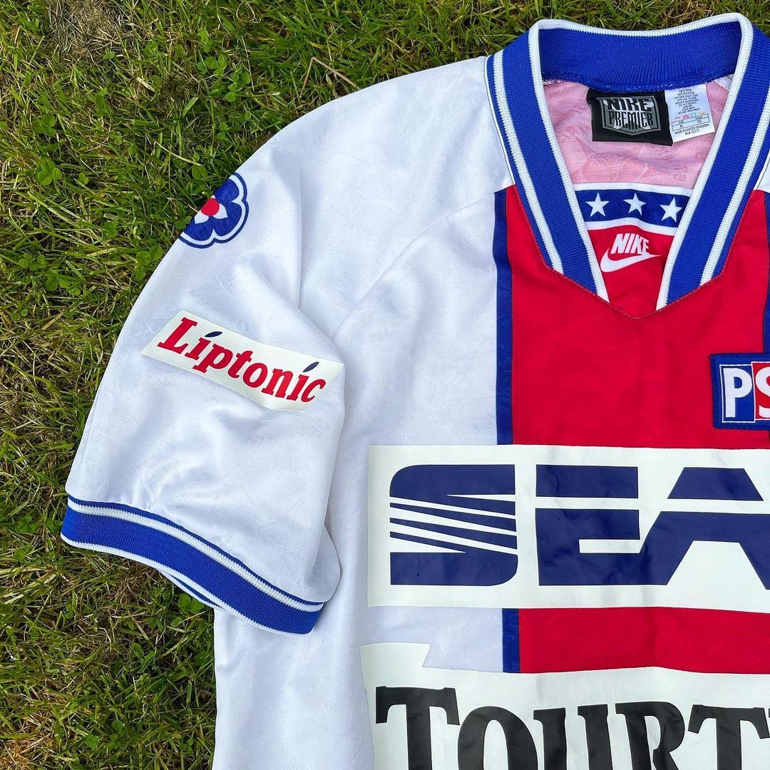 Paris Saint-Germain 1994-95 Away Kit