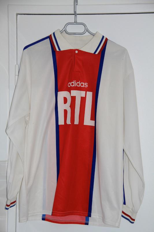 Paris Saint-Germain 1994-95 Coupe de France Away Kit