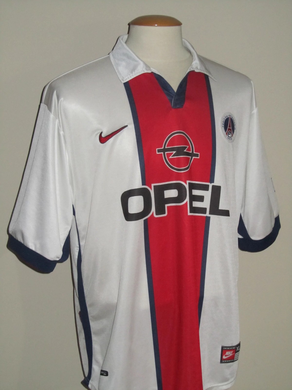 Paris Saint-Germain 1998-99 Away Kit