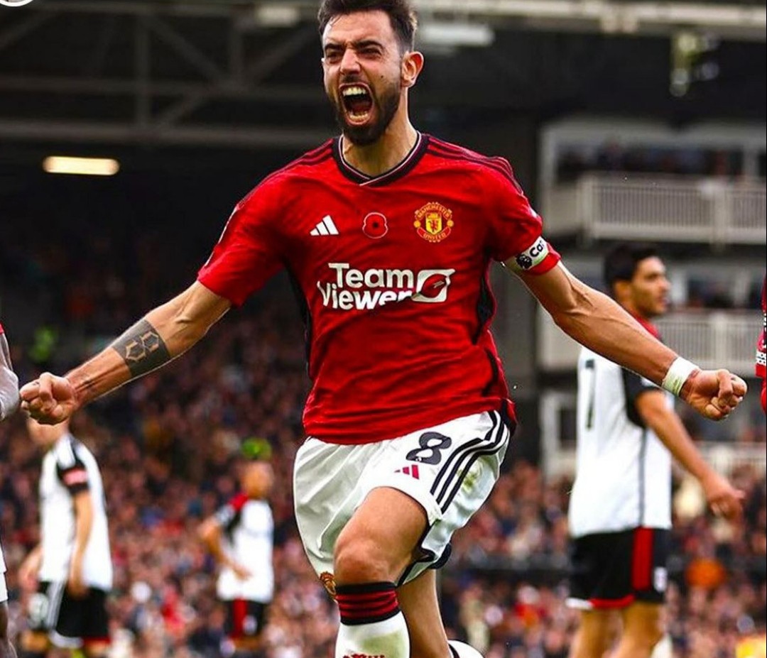 Manchester United 2023-24 Home V2 Kit