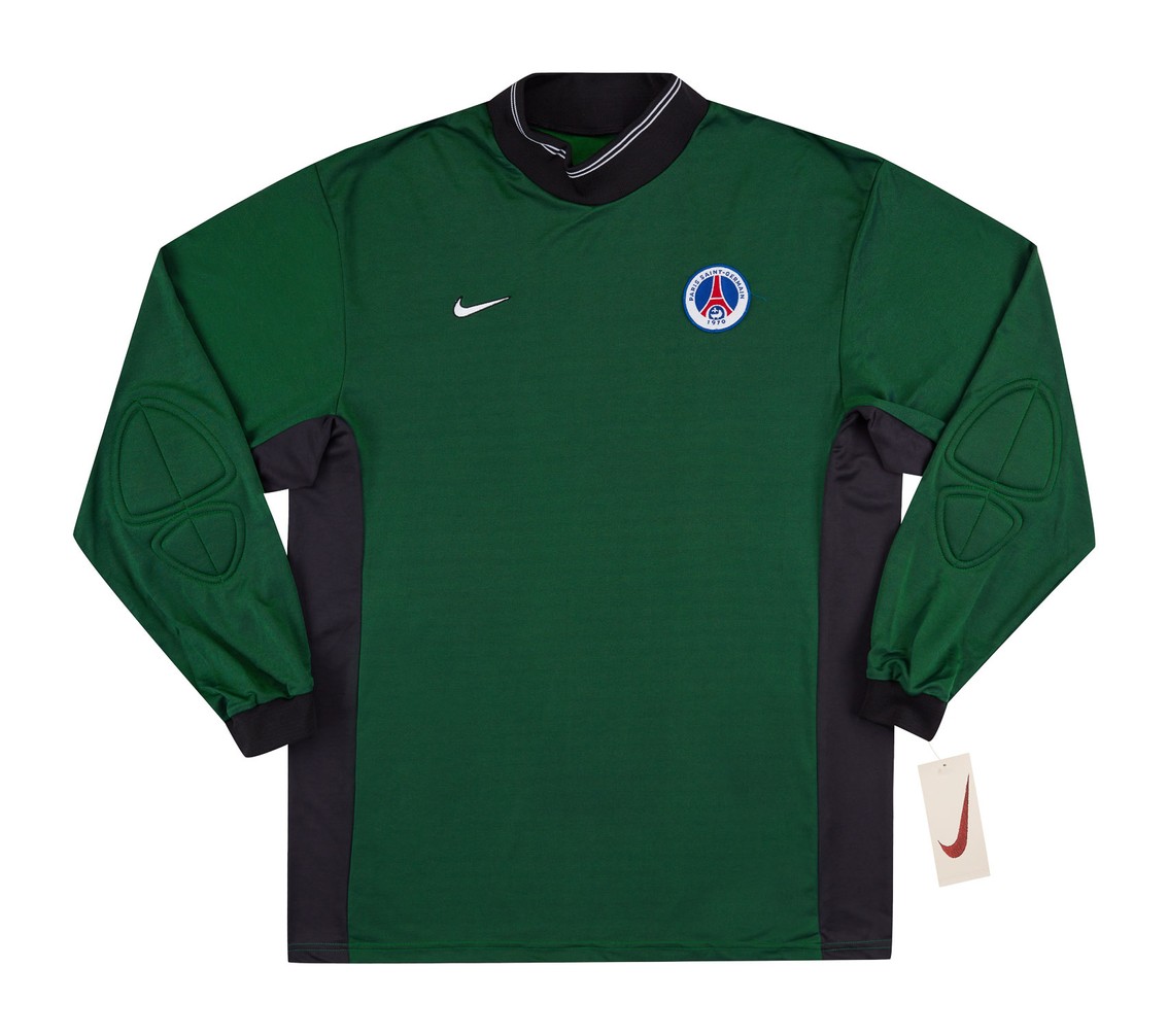 Paris Saint-Germain 1999-00 GK 2 Kit