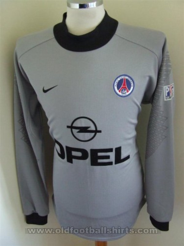 Paris Saint-Germain 2000-01 GK 2 Kit