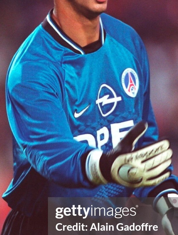 Paris Saint-Germain 2000-01 GK 4 Kit