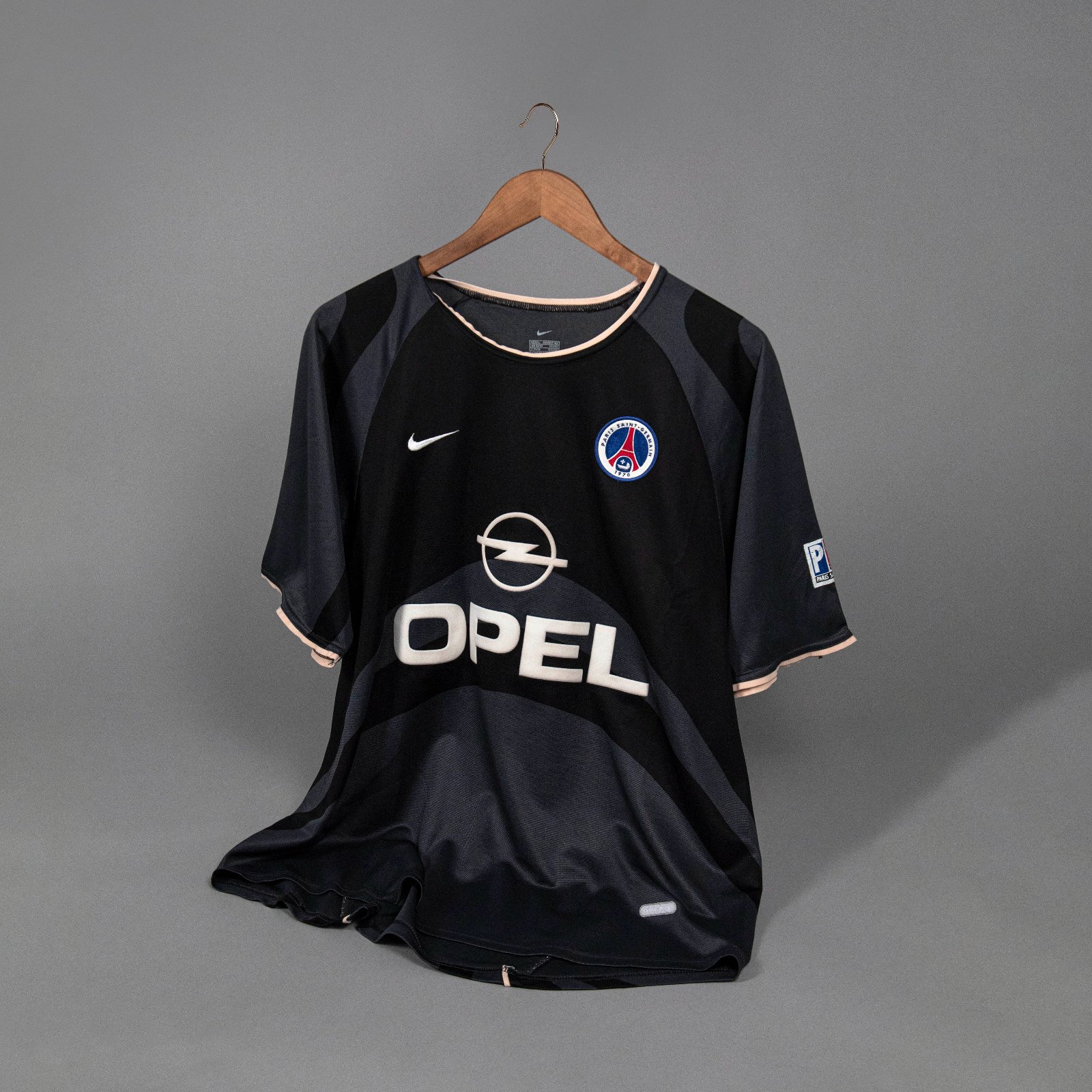 Paris Saint-Germain 2001-02 Third Kit