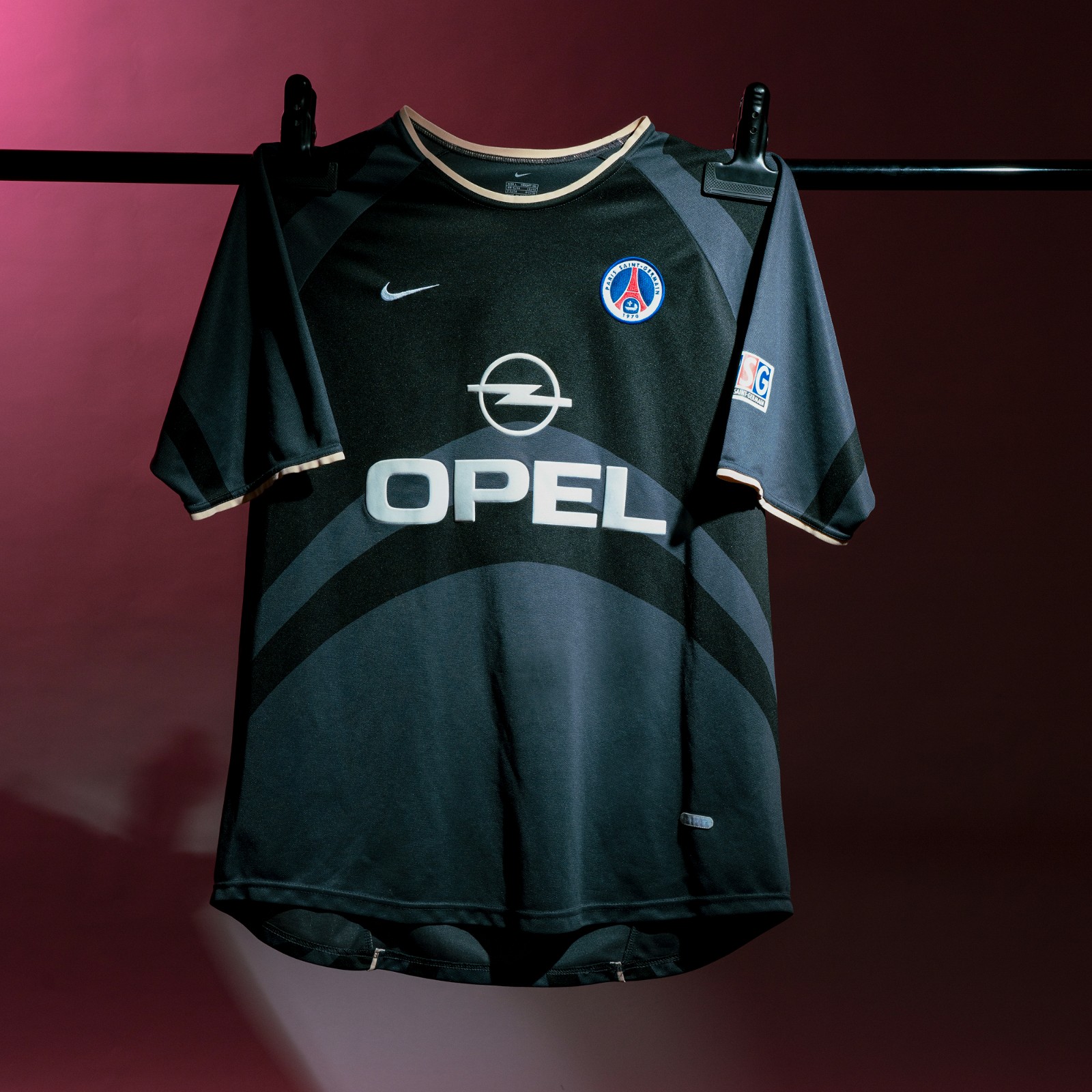Paris Saint-Germain 2001-02 Third Kit