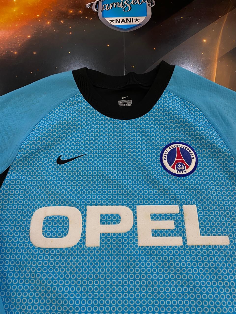 Paris Saint-Germain 2001-02 GK 1 V2 Kit