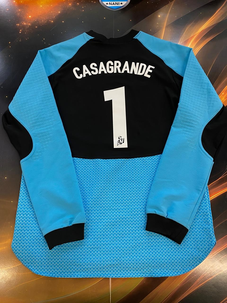 Paris Saint-Germain 2001-02 GK 1 V2 Kit