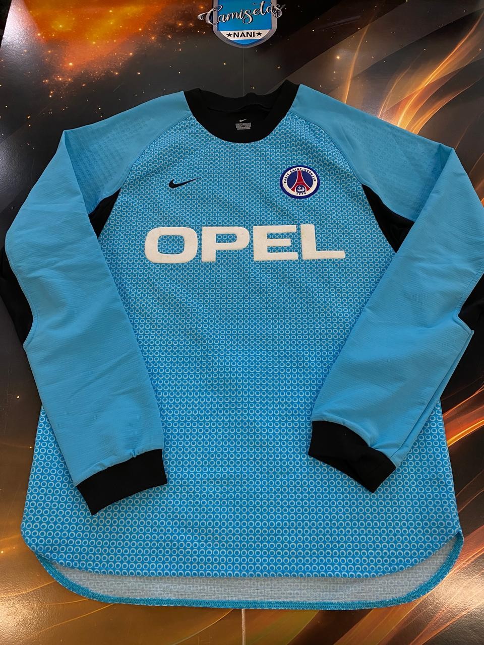 Paris Saint-Germain 2001-02 GK 1 V2 Kit