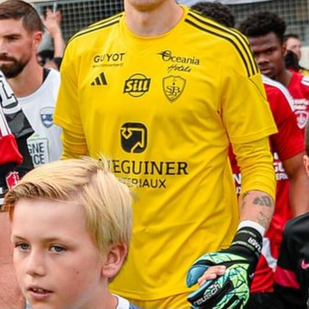 Stade Brestois 2024-25 GK 1 Kit