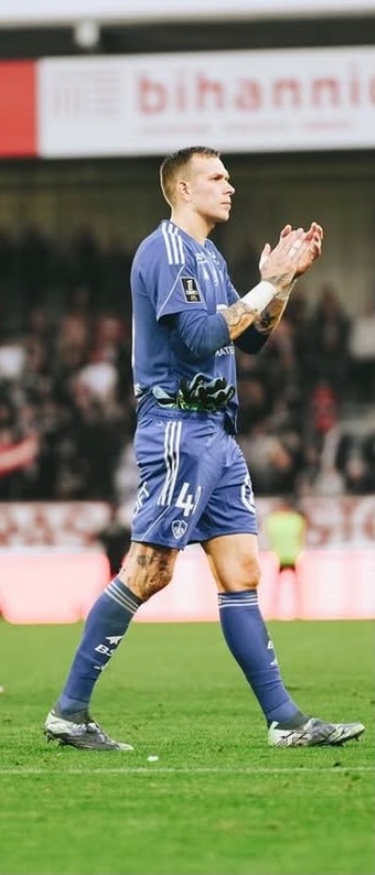 Stade Brestois 2024-25 GK 2 Kit