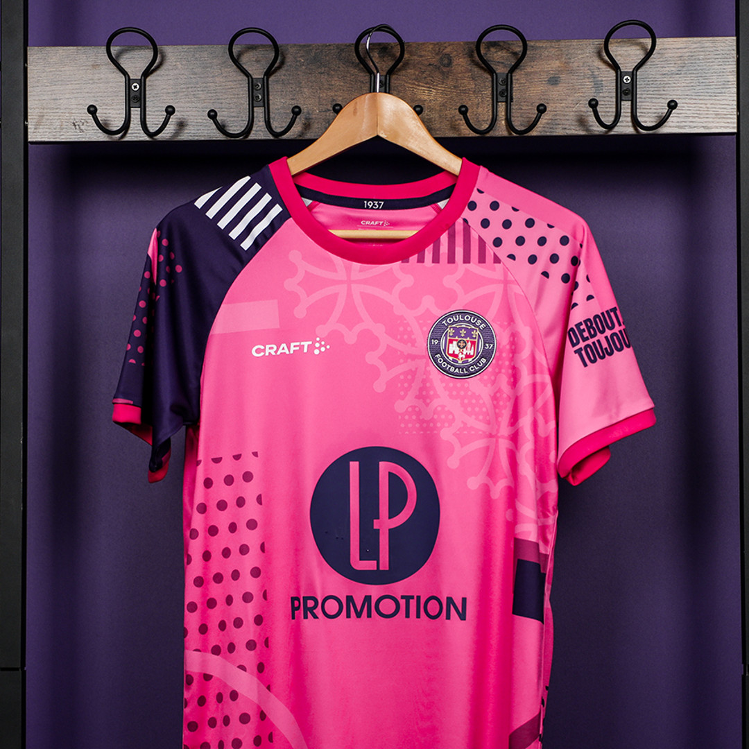 Toulouse FC 2022-23 Pink October Kit