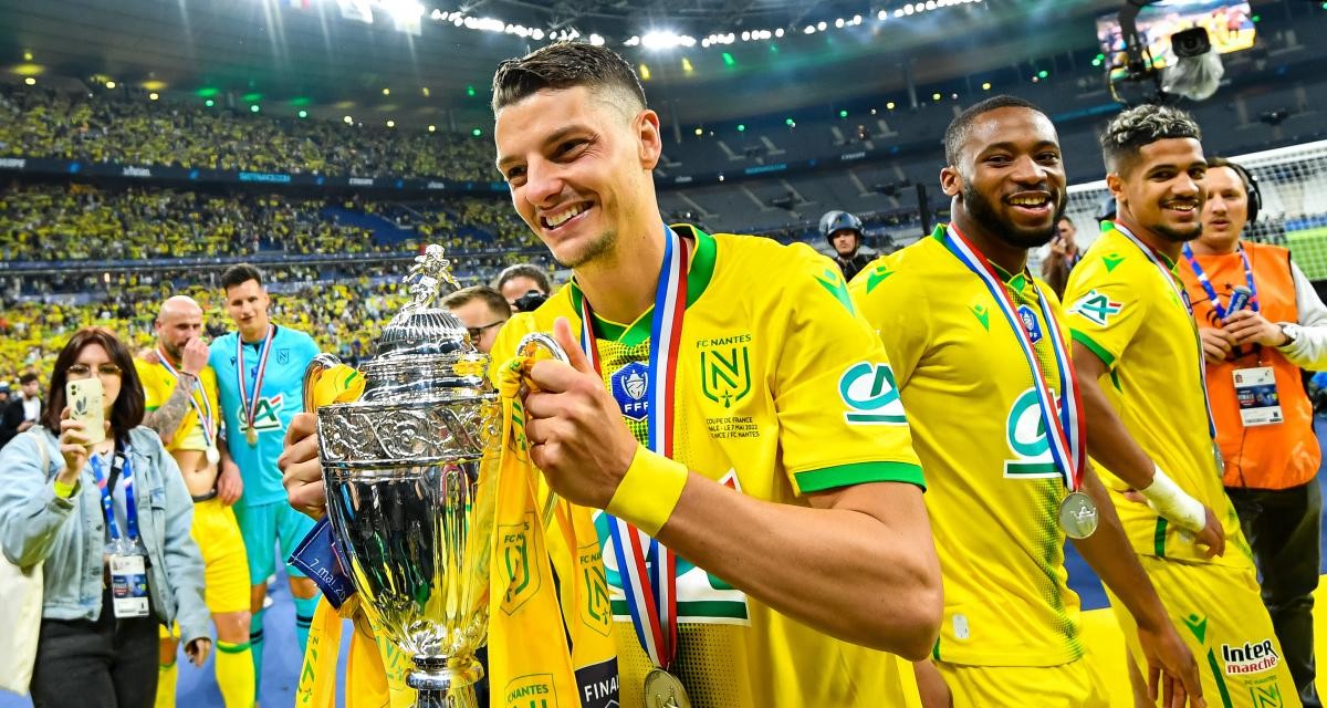 FC Nantes 2021-22 Coupe de France Final Kit