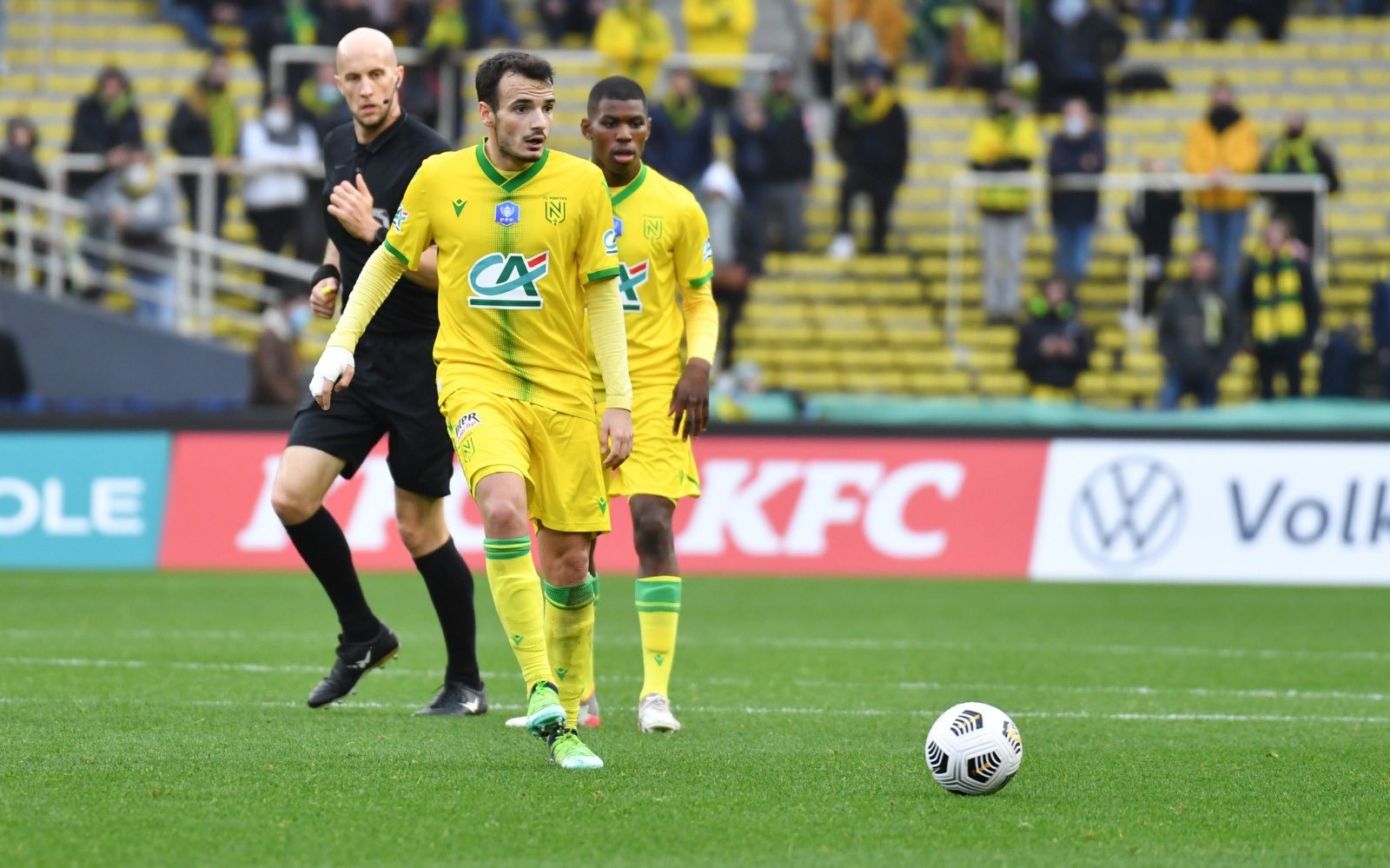 FC Nantes 2021-22 Cup Kit