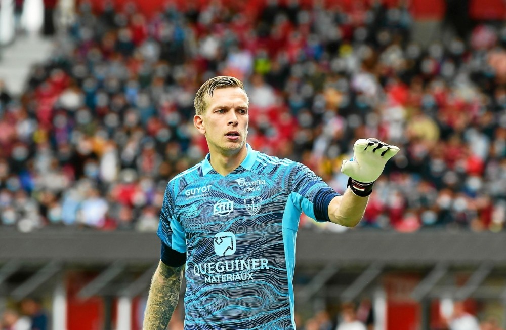 Stade Brestois 2021-22 GK 2 Kit