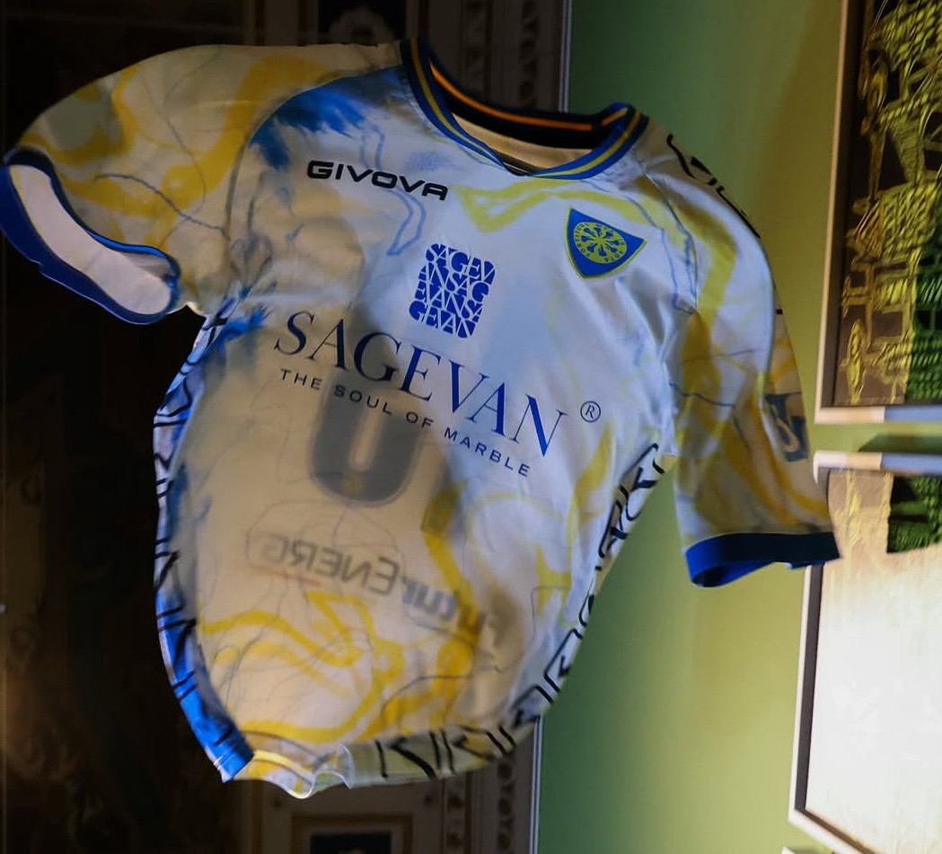 Carrarese Calcio 2025-26 Away Kit