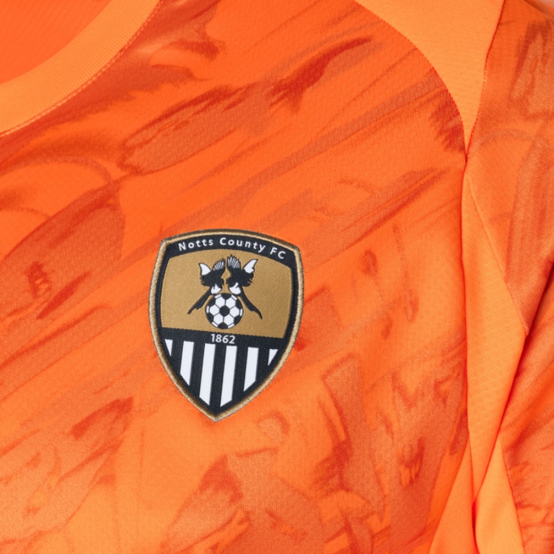 Notts County 2025-26 GK 2 Kit