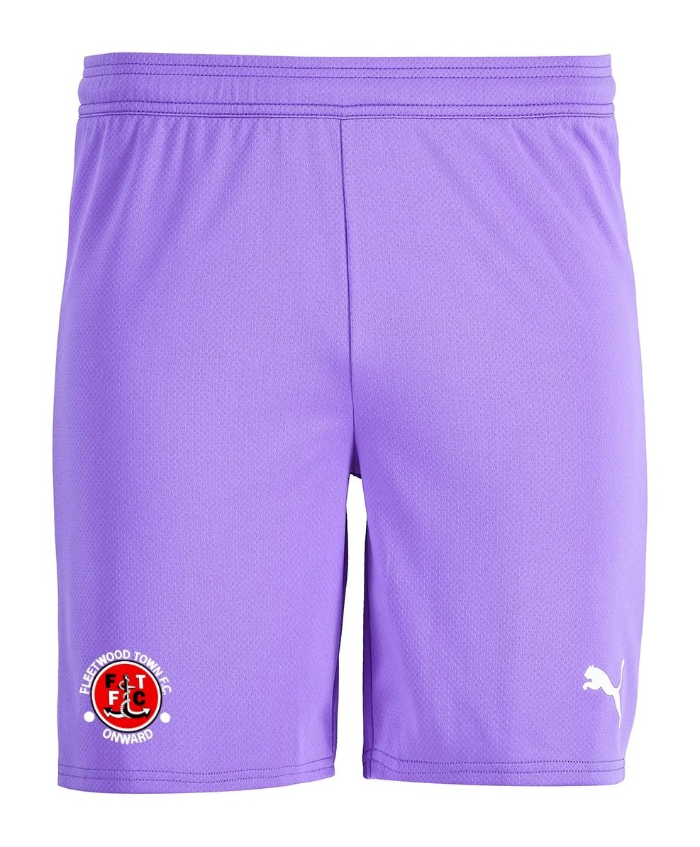 Fleetwood Town 2025-26 GK Away Kit