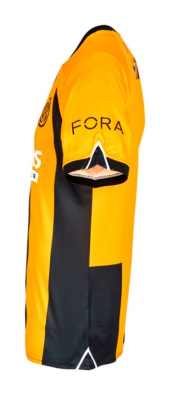 Cambridge United 2025-26 Home Kit