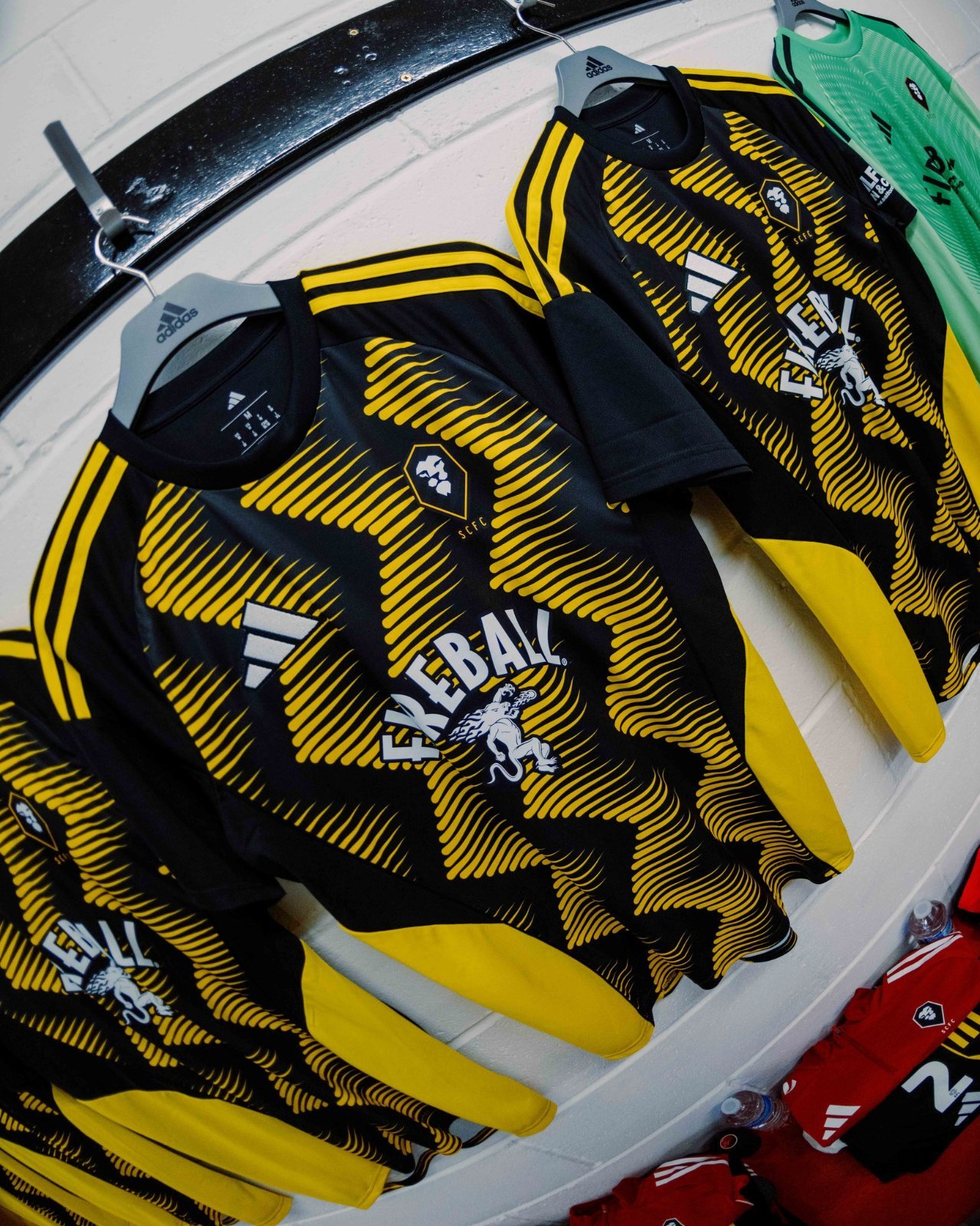 Salford City 2025-26 GK 1 Kit