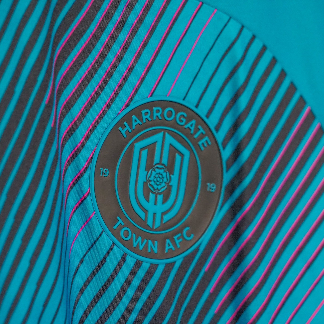 Harrogate Town 2025-26 Away Kit