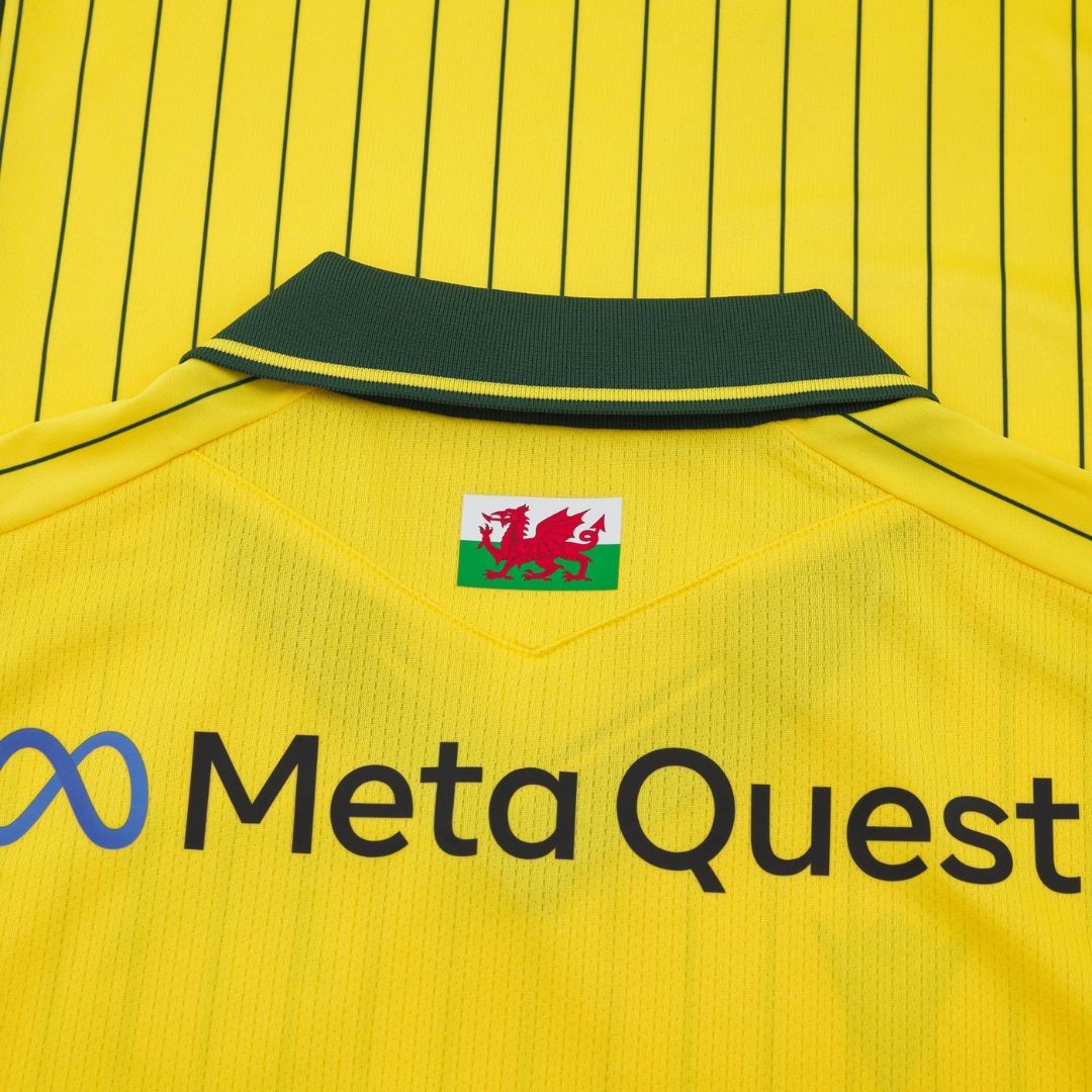 Wrexham 2025-26 Away Kit