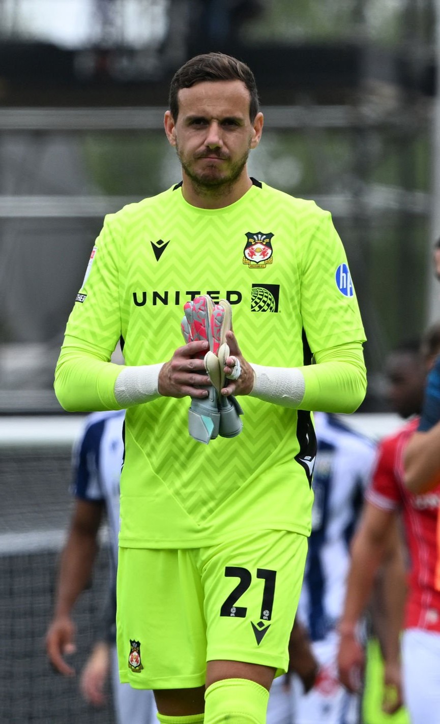 Wrexham 2025-26 GK 1 Kit