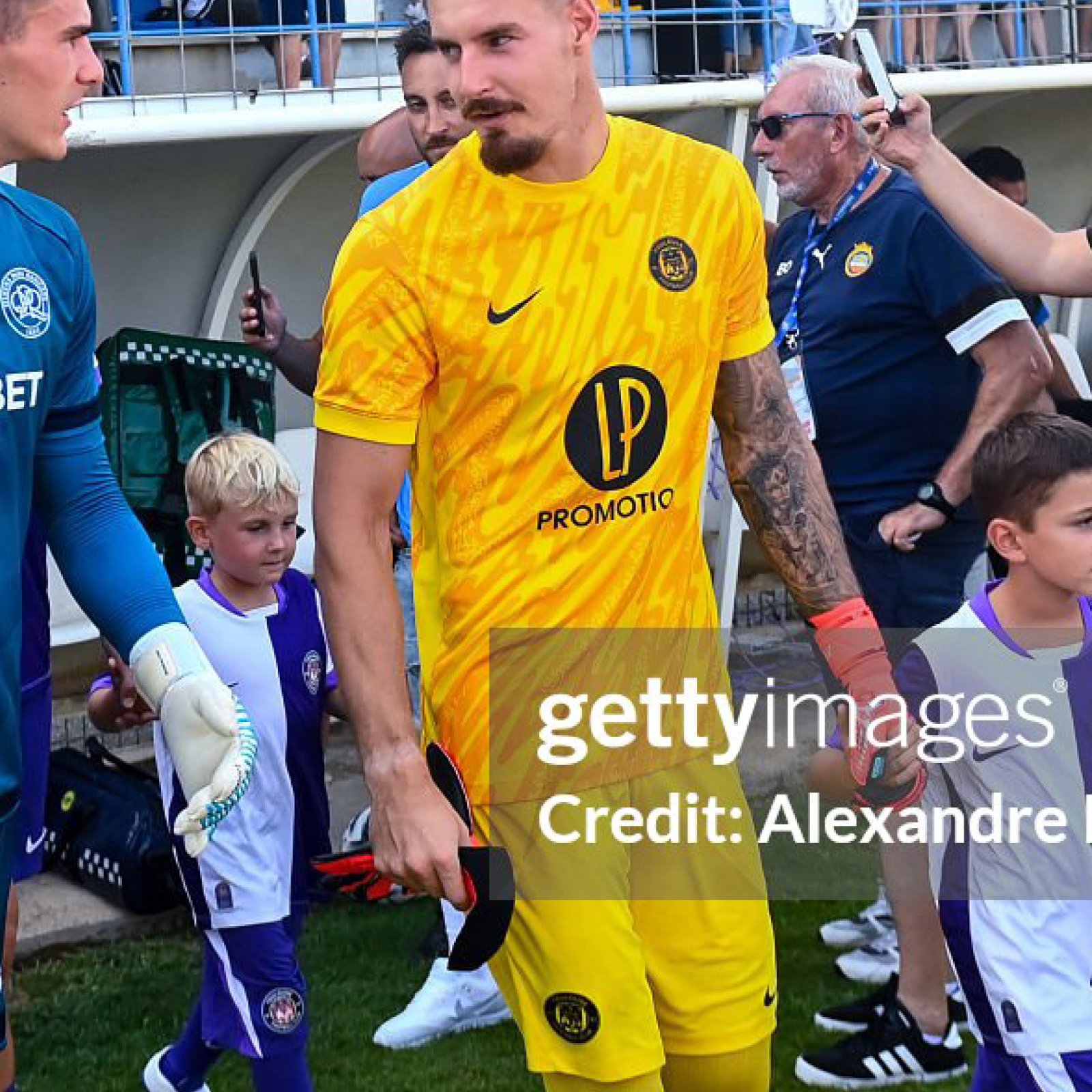Toulouse FC 2025-26 GK 1 Kit