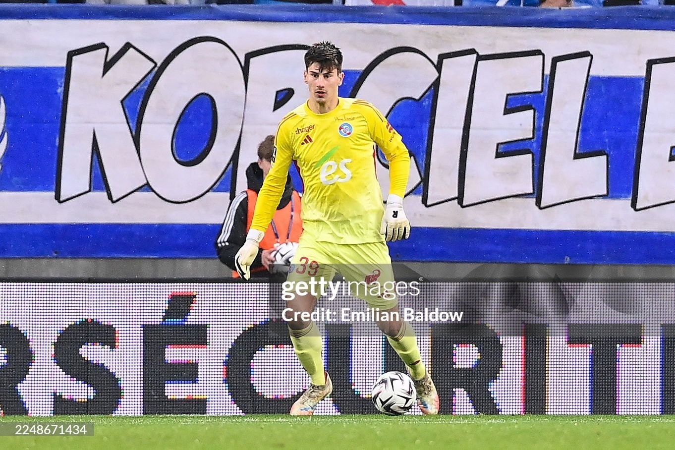 Strasbourg 2025-26 GK 2 V2 Kit