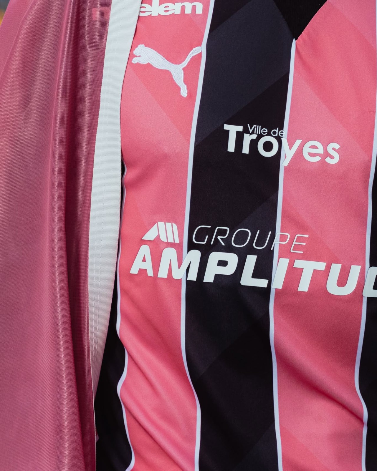 ES Troyes AC 2025-26 Third Kit