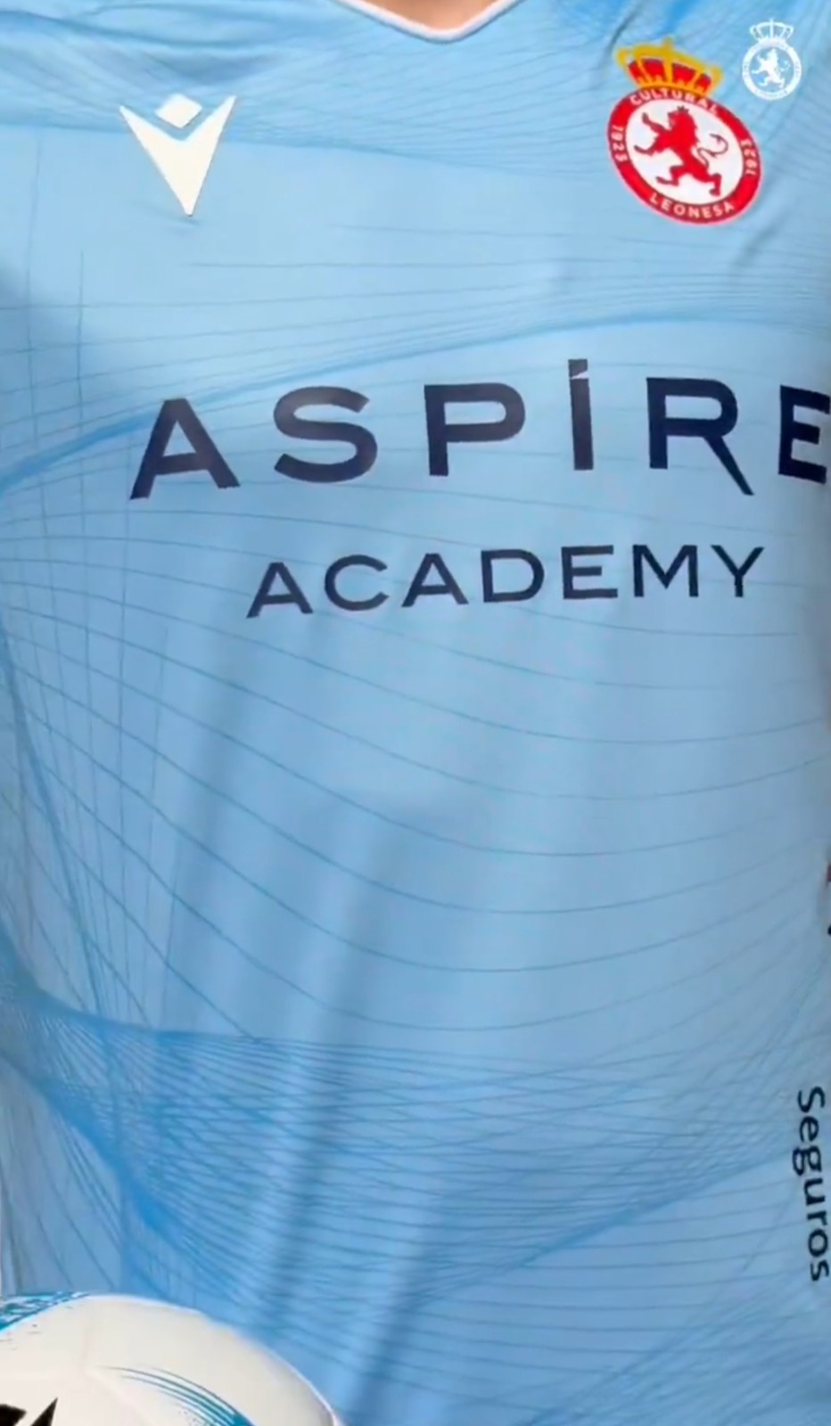 Cultural Leonesa 2025-26 Fourth Kit