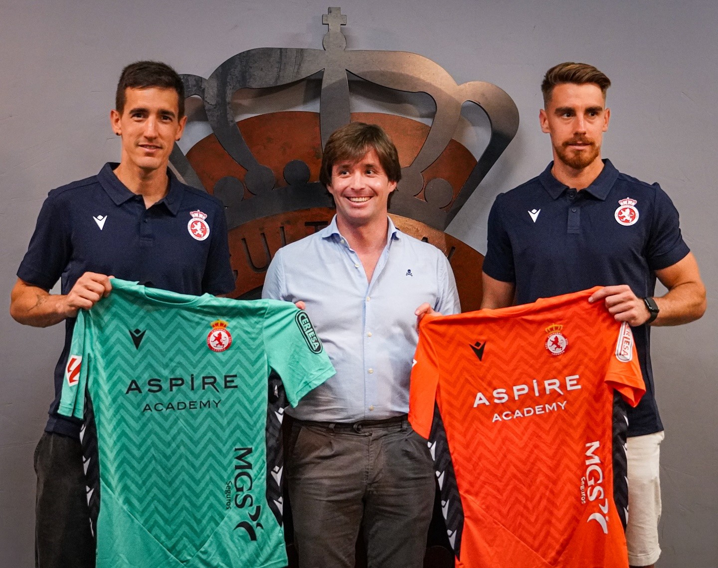 Cultural Leonesa 2025-26 GK 2 Kit